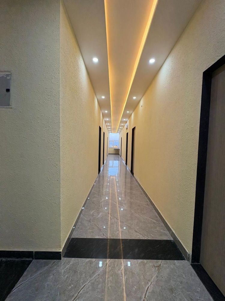 Jodhana Raj Hotel & Restaurant