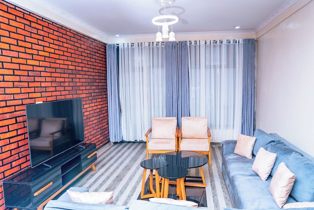 Kadoo Travels Comfort Apartment, 2 Bedrooms, Smoking, City View 16