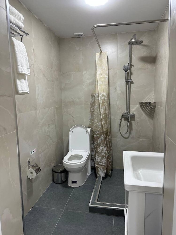 Nifal Guest House Classic Twin Room, City View 5