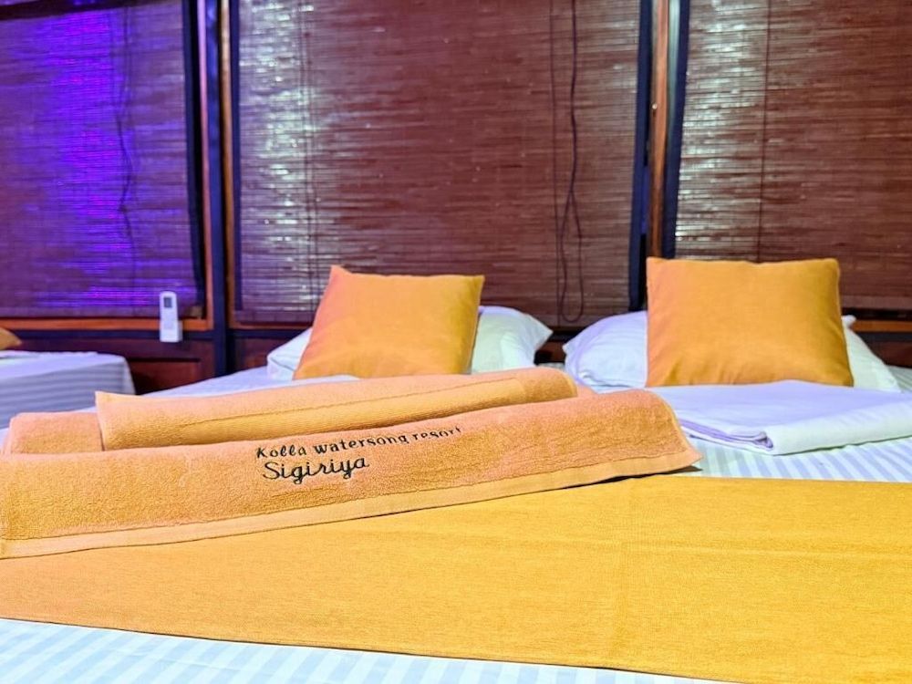 Kolla Watersong Eco Cabana resort Deluxe Room, Lake View 2