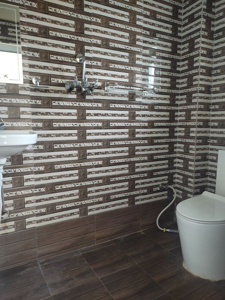 jay sambhoo pumdikot lodge Comfort Double Room, Balcony, Garden View 7