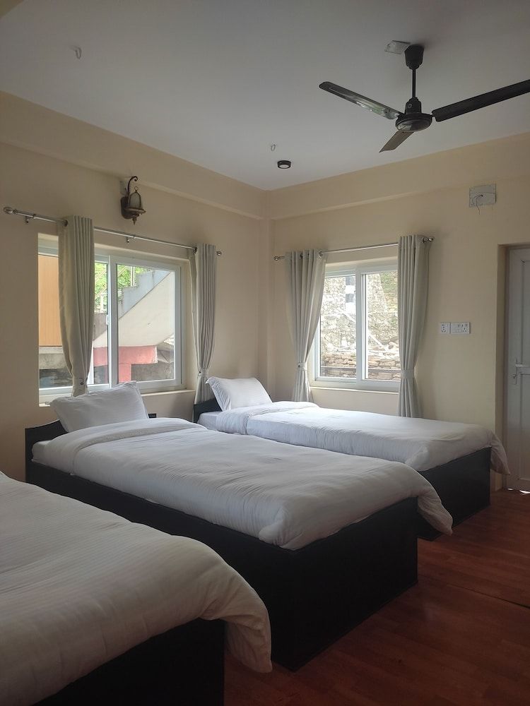 jay sambhoo pumdikot lodge Comfort Double Room, Balcony, Garden View