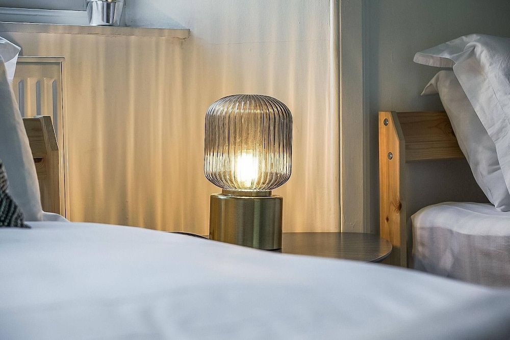 Modern - 2BR Flat Near Easter Road Stadium Apartment, 2 Bedrooms, Accessible 16