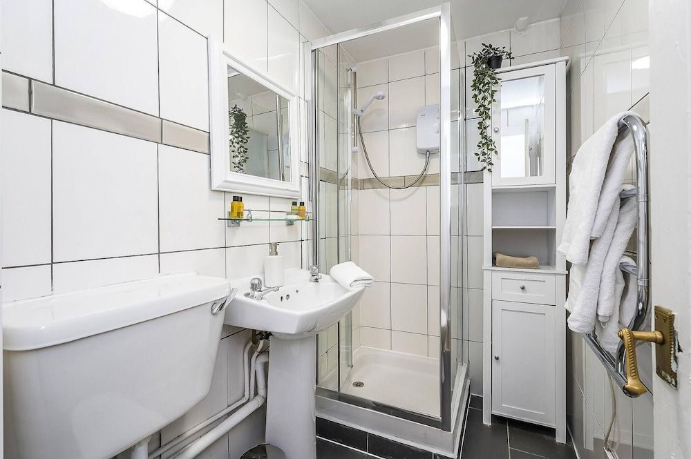 Modern - 2BR Flat Near Easter Road Stadium Apartment, 2 Bedrooms, Accessible 8