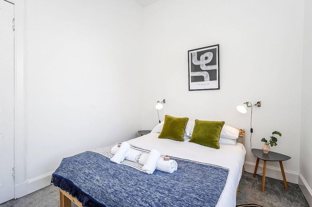Modern - 2BR Flat Near Easter Road Stadium Apartment, 2 Bedrooms, Accessible 5