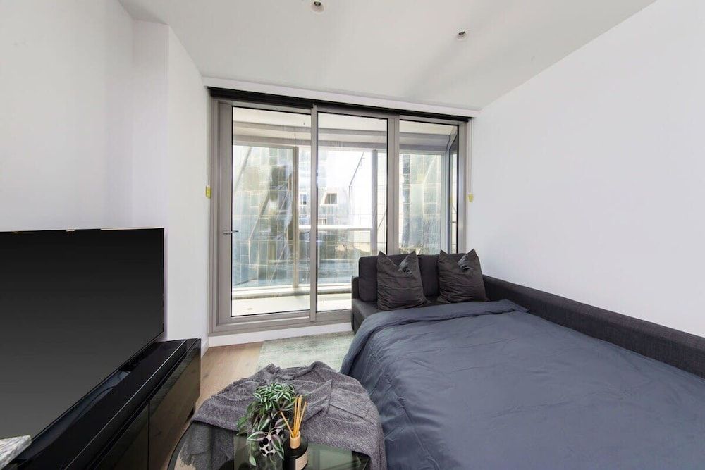 A Cozy 2BR Apt for 6 Next to Southern Cross Apartment (2 Bedrooms) 3