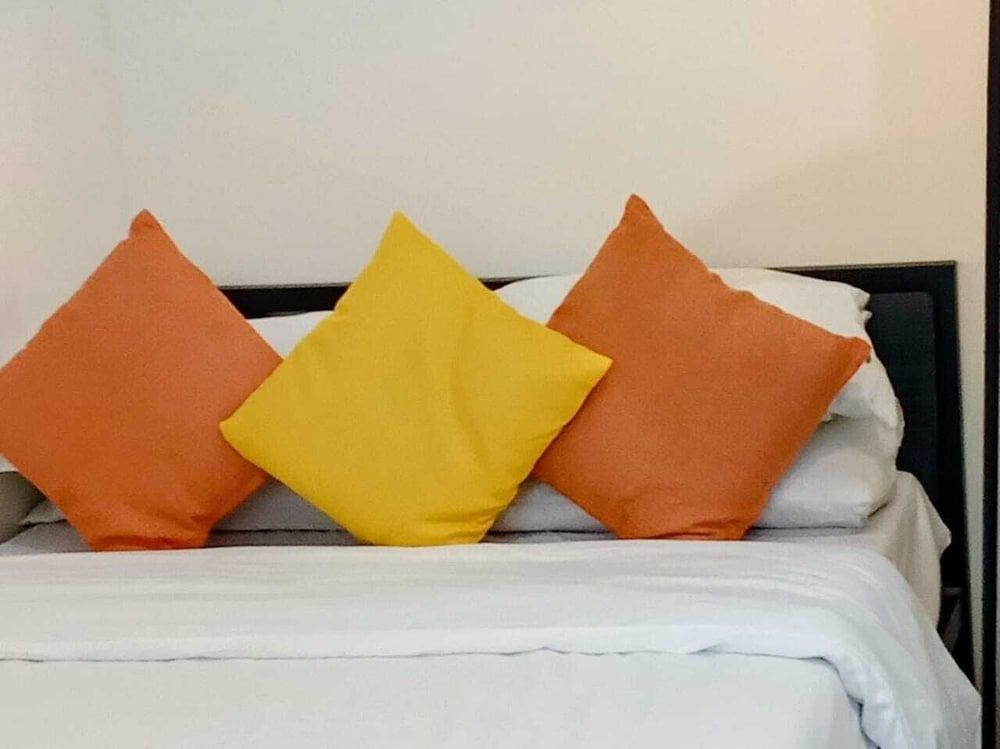 2BR/Pioneer Woodland connected to Metro Rail Station SM Light Boni Mandaluyong Manila Philippines Executive Condo, Pool View 11