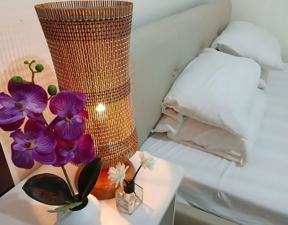 2BR/Pioneer Woodland connected to Metro Rail Station SM Light Boni Mandaluyong Manila Philippines Executive Condo, Pool View 17