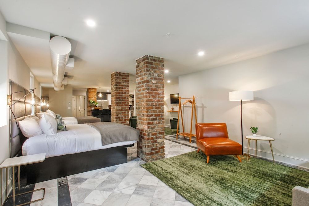 The Present Hotel Quadruple Room 101