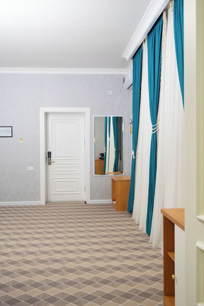 AirPlaza Hotel Family Quadruple Room, Balcony, Garden View 6