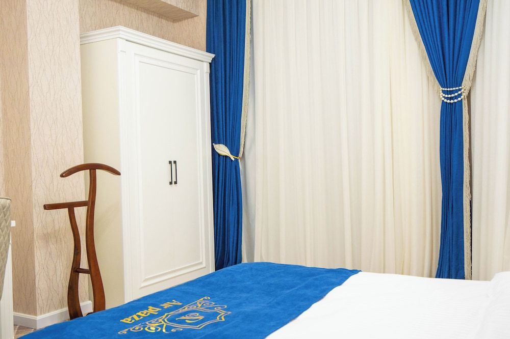 AirPlaza Hotel Deluxe Double or Twin Room, Balcony, Garden View 3