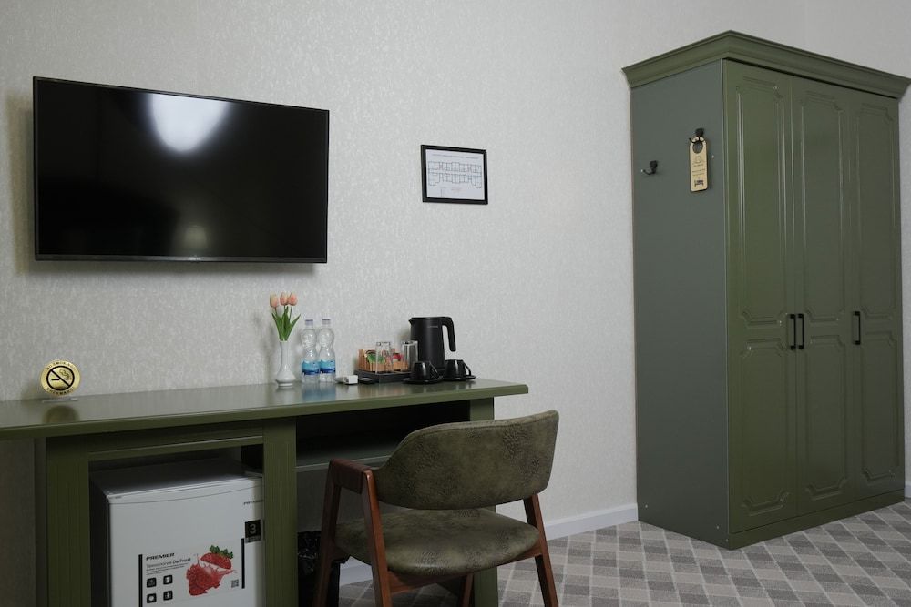 AirPlaza Hotel Suite, Balcony, Garden View 5