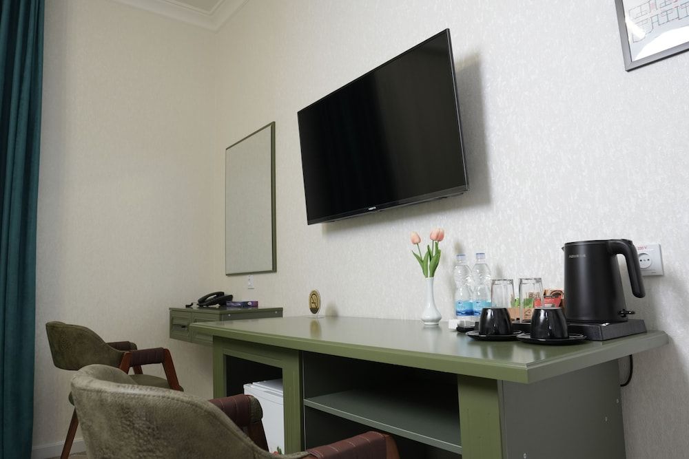 AirPlaza Hotel Suite, Balcony, Garden View 4