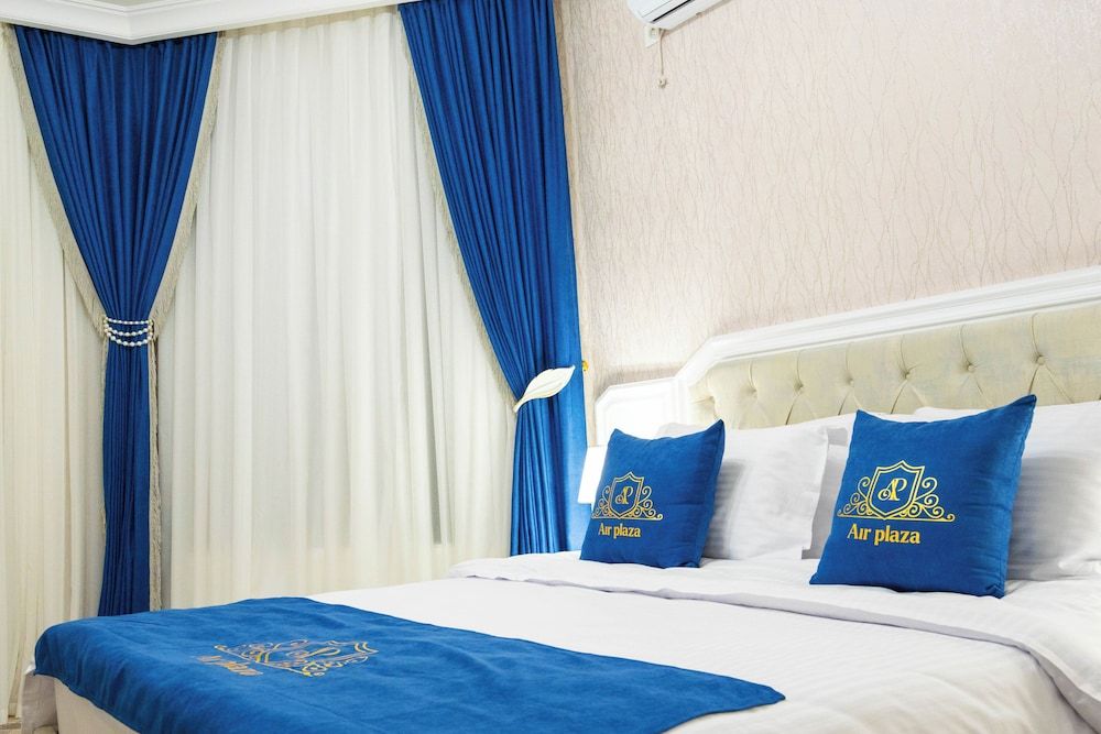 AirPlaza Hotel Deluxe Double or Twin Room, Balcony, Garden View 2