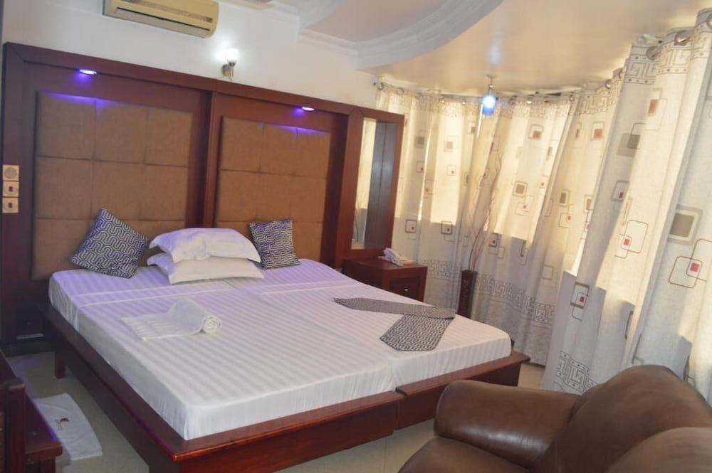 NEW POPEX HOTEL Standard Double Room, Balcony, City View 2