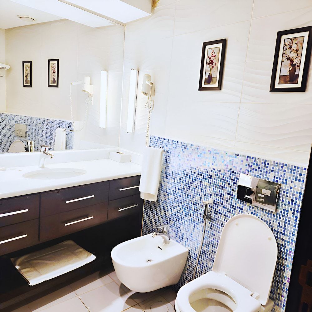 Bloom Hotel Deluxe Twin Room, Sea View 5