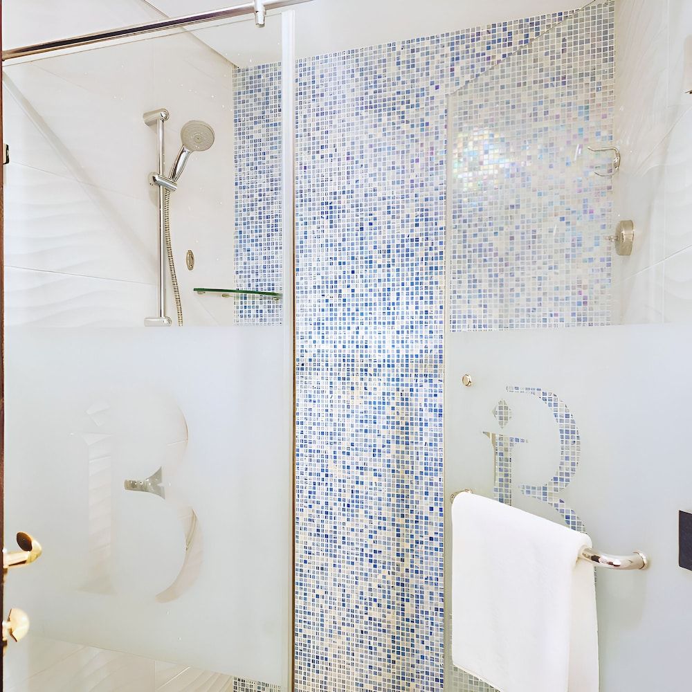 Bloom Hotel Deluxe Twin Room, Sea View 6