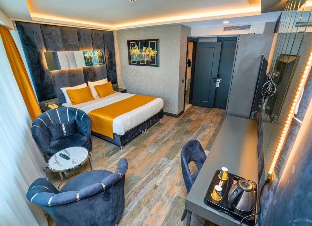 216 Silver Suite Deluxe Room 2