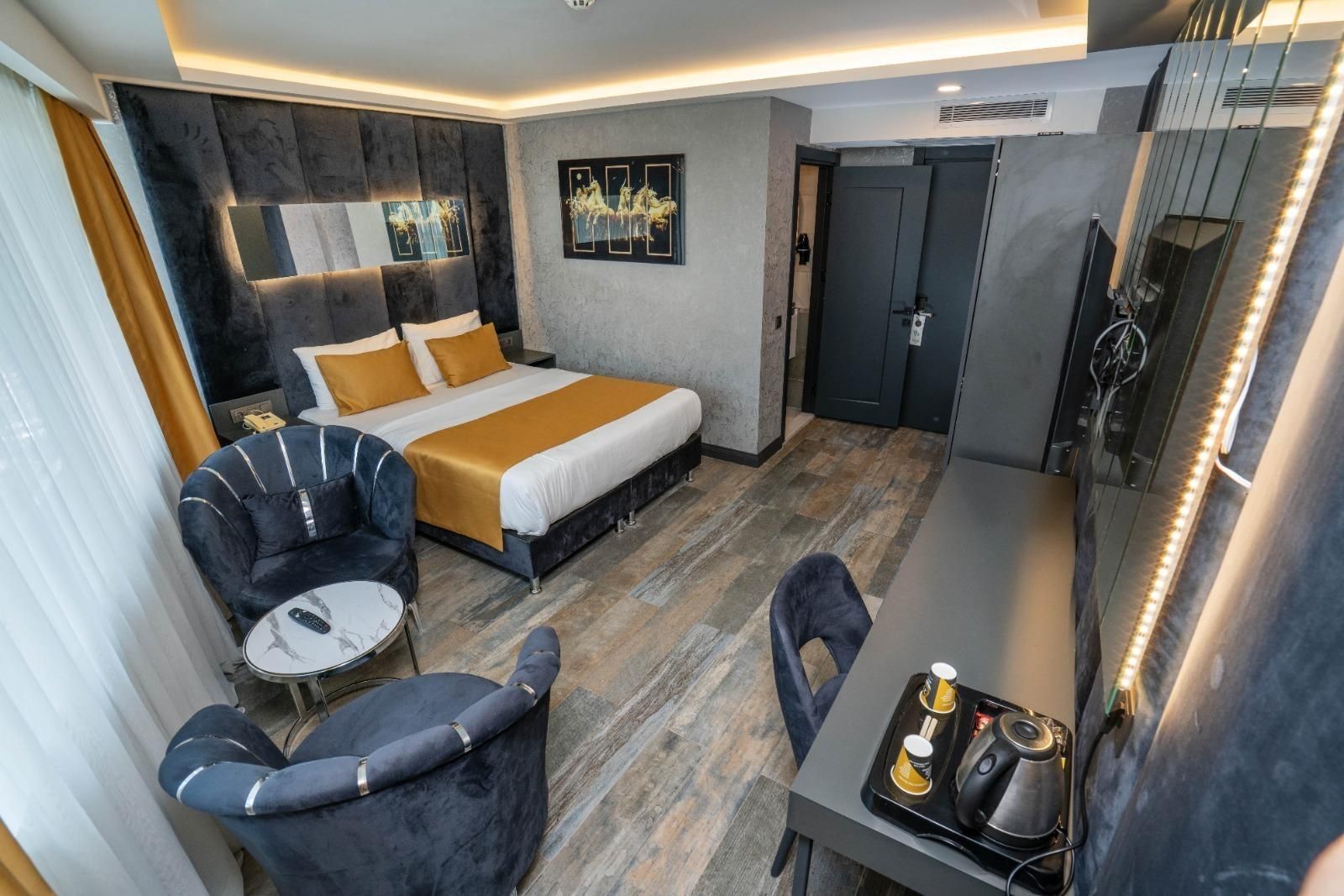 216 Silver Suite Standard Room 2