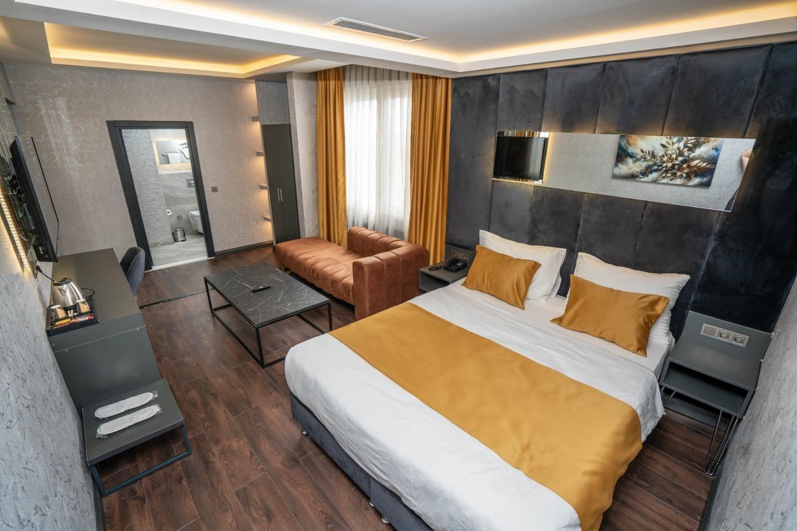 216 Silver Suite Deluxe Room 3