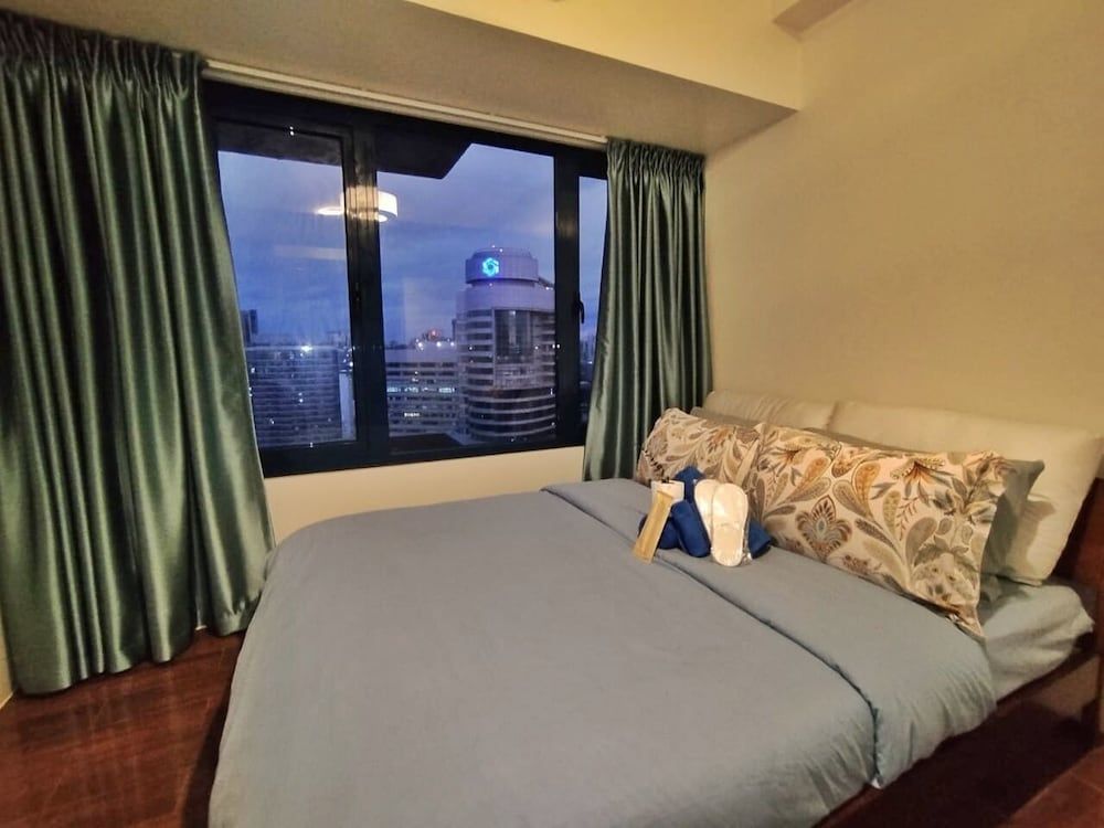 CitySkyline View 53F-Air Residences City Apartment, 1 Queen Bed with Sofa bed, Kitchen 8
