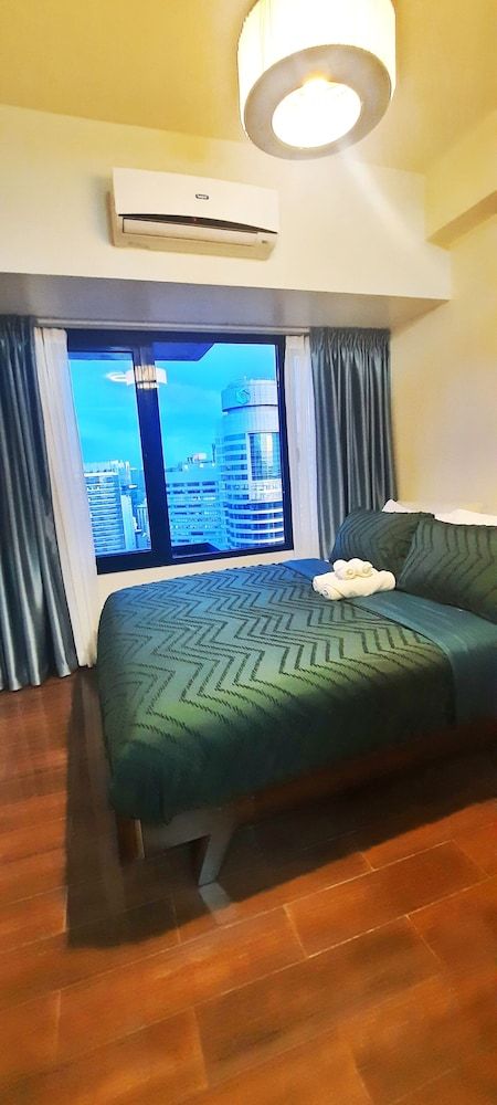 CitySkyline View 53F-Air Residences City Apartment, 1 Queen Bed with Sofa bed, Kitchen 6