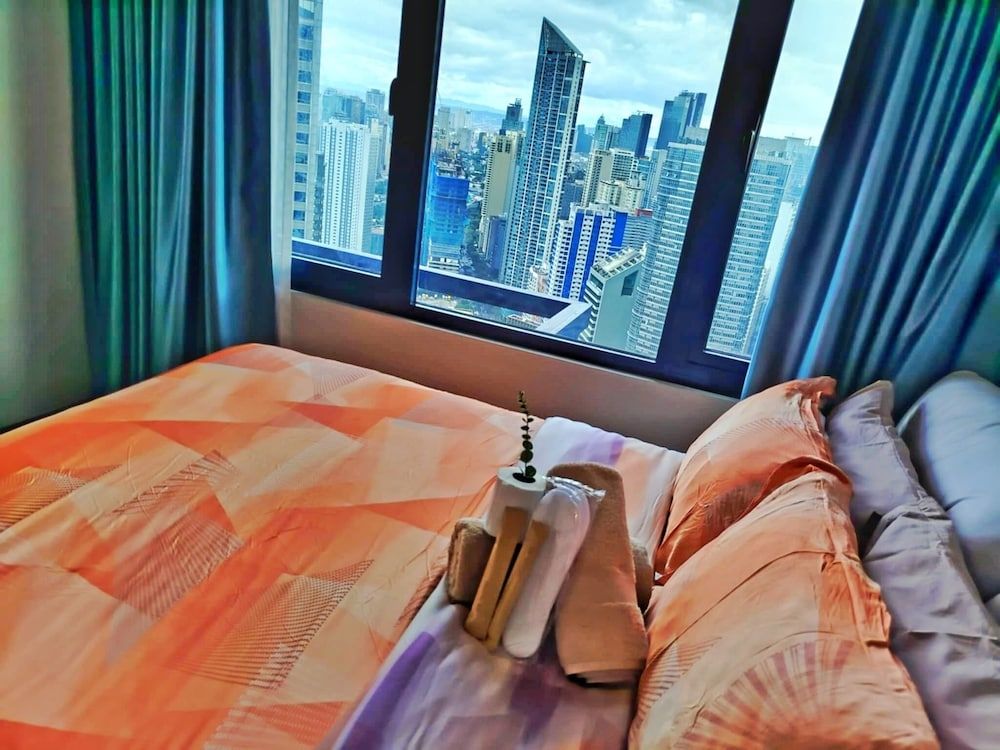 CitySkyline View 53F-Air Residences City Apartment, 1 Queen Bed with Sofa bed, Kitchen 7