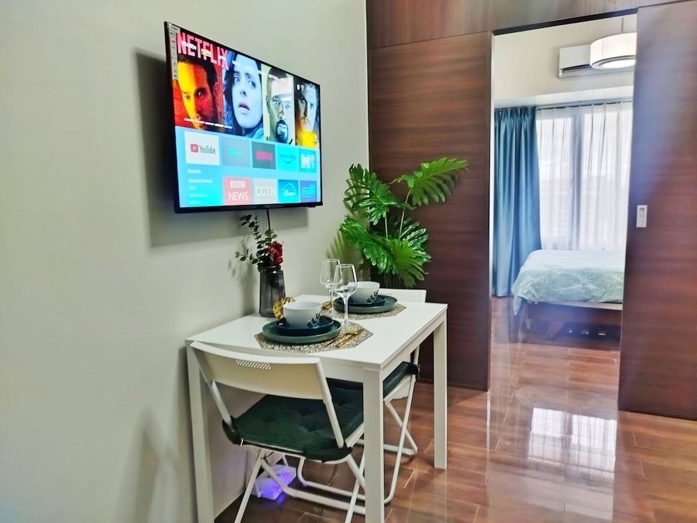 CitySkyline View 53F-Air Residences City Apartment, 1 Queen Bed with Sofa bed, Kitchen 19