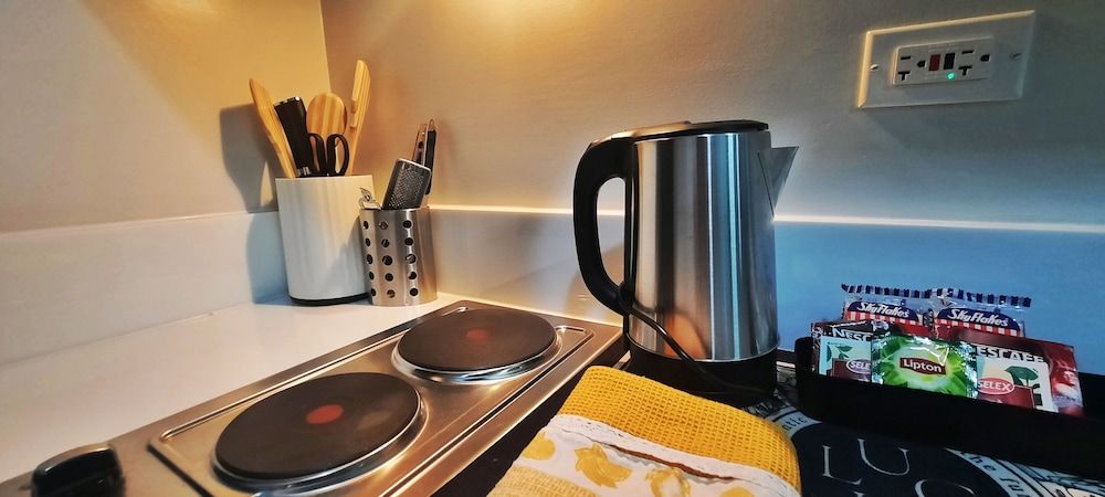 CitySkyline View 53F-Air Residences City Apartment, 1 Queen Bed with Sofa bed, Kitchen 14