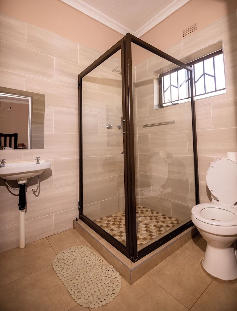 Lulu Guest Lodge Classic Double or Twin Room 8