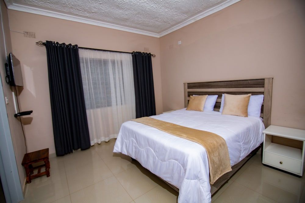 Lulu Guest Lodge Classic Double or Twin Room 5
