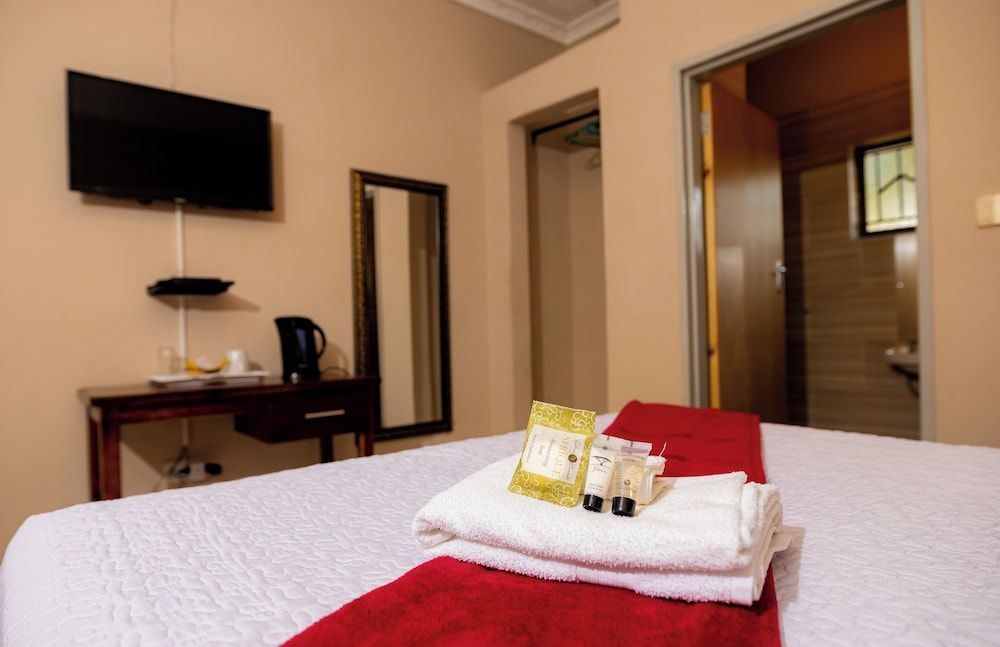 Lulu Guest Lodge Classic Double or Twin Room 7