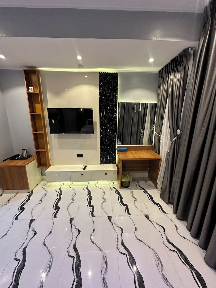 Apartment 5 Apartment, City View 8