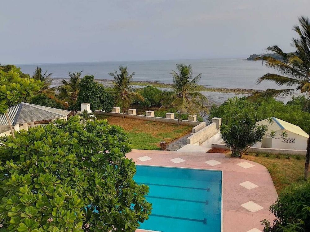 La Benderas Deluxe Double Room, Pool View 6