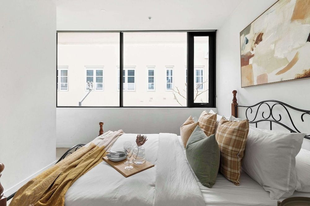 Pet-friendly 2BR Near Southern Cross, Free Parking Apartment (2 Bedrooms) 2