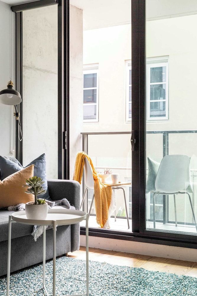 Pet-friendly 2BR Near Southern Cross, Free Parking Apartment (2 Bedrooms) 10