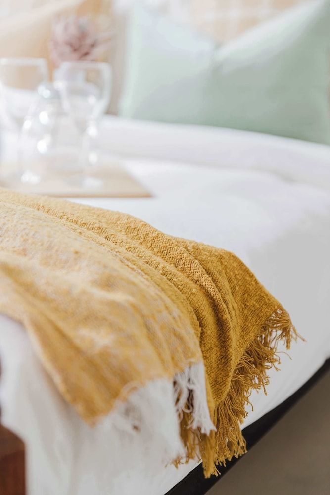 Pet-friendly 2BR Near Southern Cross, Free Parking Apartment (2 Bedrooms) 9