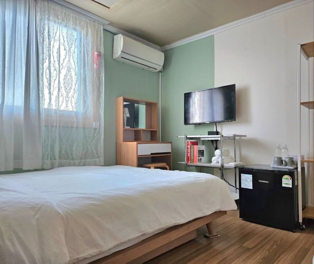 LETO HOUSE Standard Double Room, City View 2