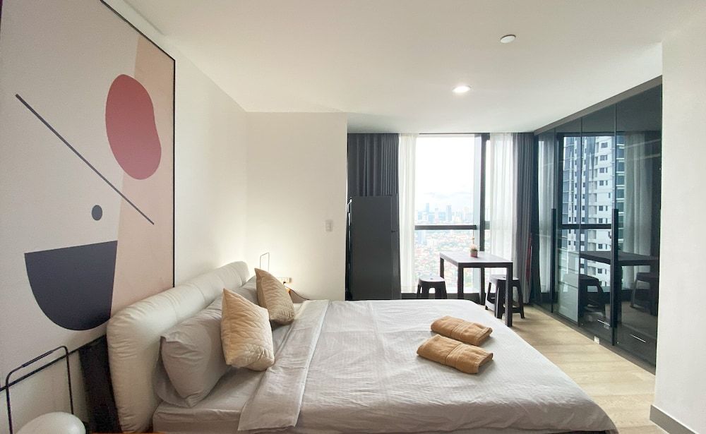 Century Spire Basic Studio, City View 67