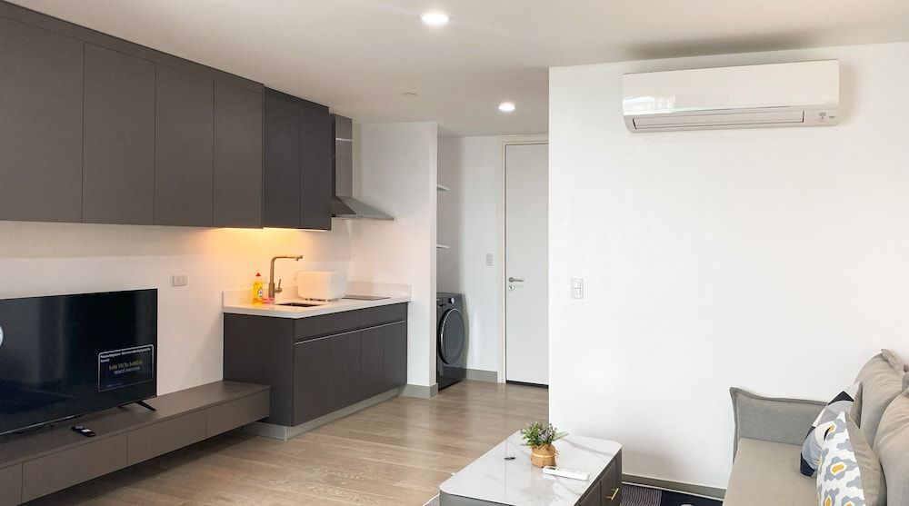 Century Spire Basic Studio, City View 295