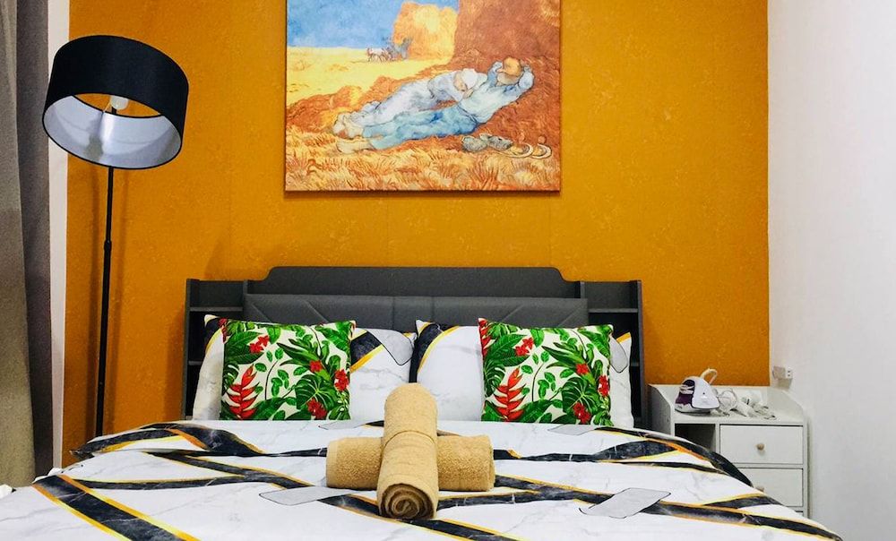 Century Spire Basic Apartment, City View 3