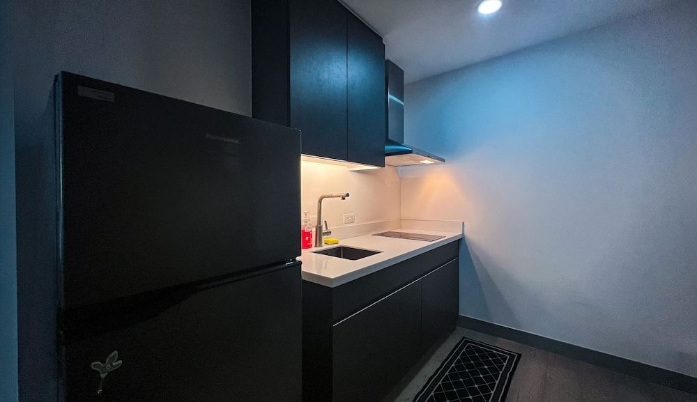 Century Spire Basic Studio, City View 403