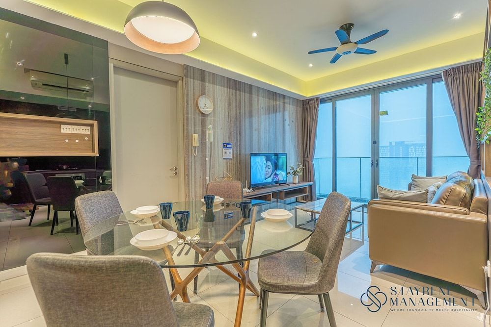 Grand Medini Residence by Stayrene Deluxe Apartment, 2 Bedrooms, Balcony 7