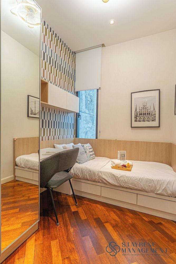 Grand Medini Residence by Stayrene Deluxe Apartment, 2 Bedrooms, Balcony 4