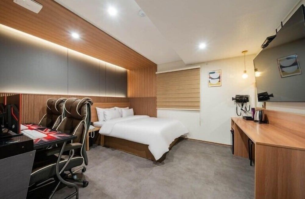 Hotel Oneul Luxury Double Room, City View 3