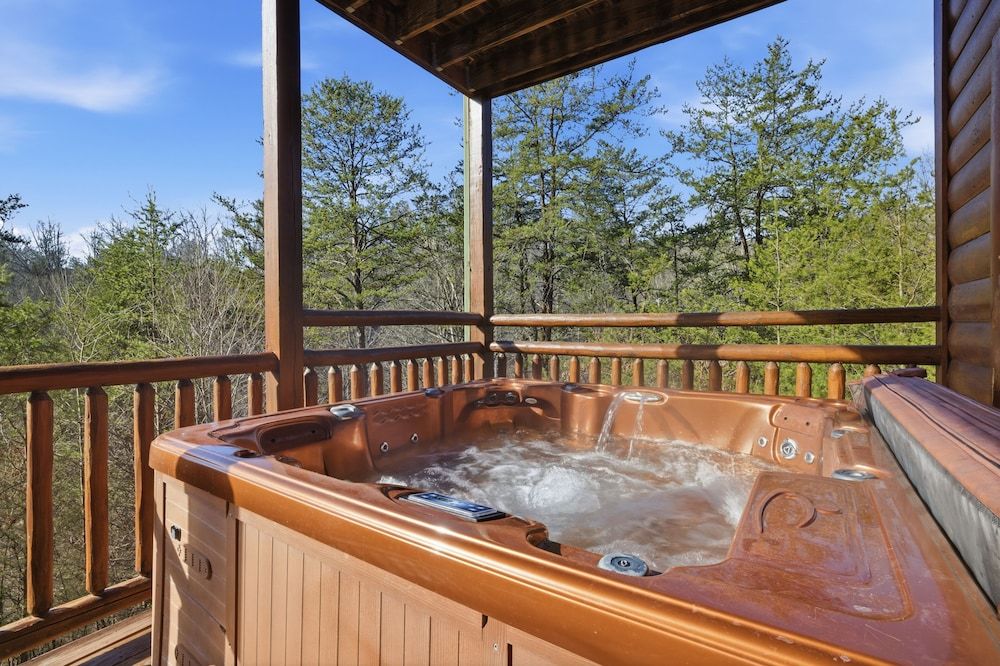 Knotty But Nice 4 Bedroom Home House, 4 Bedrooms 16