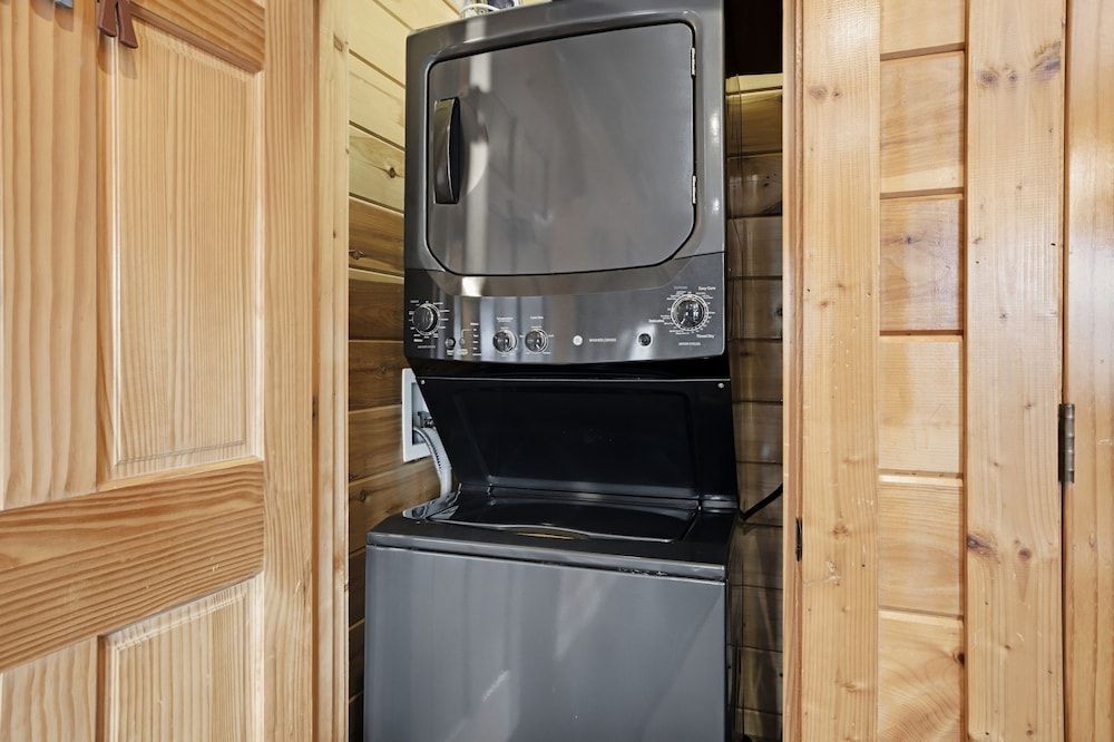 Knotty But Nice 4 Bedroom Home House, 4 Bedrooms 23