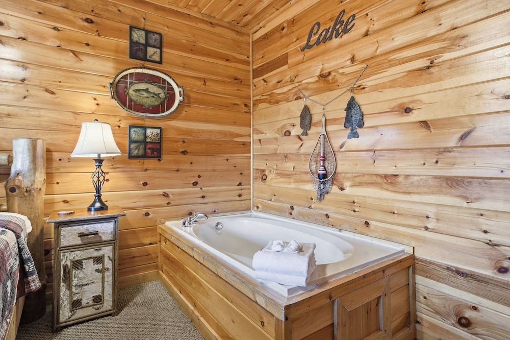 Knotty But Nice 4 Bedroom Home House, 4 Bedrooms 30