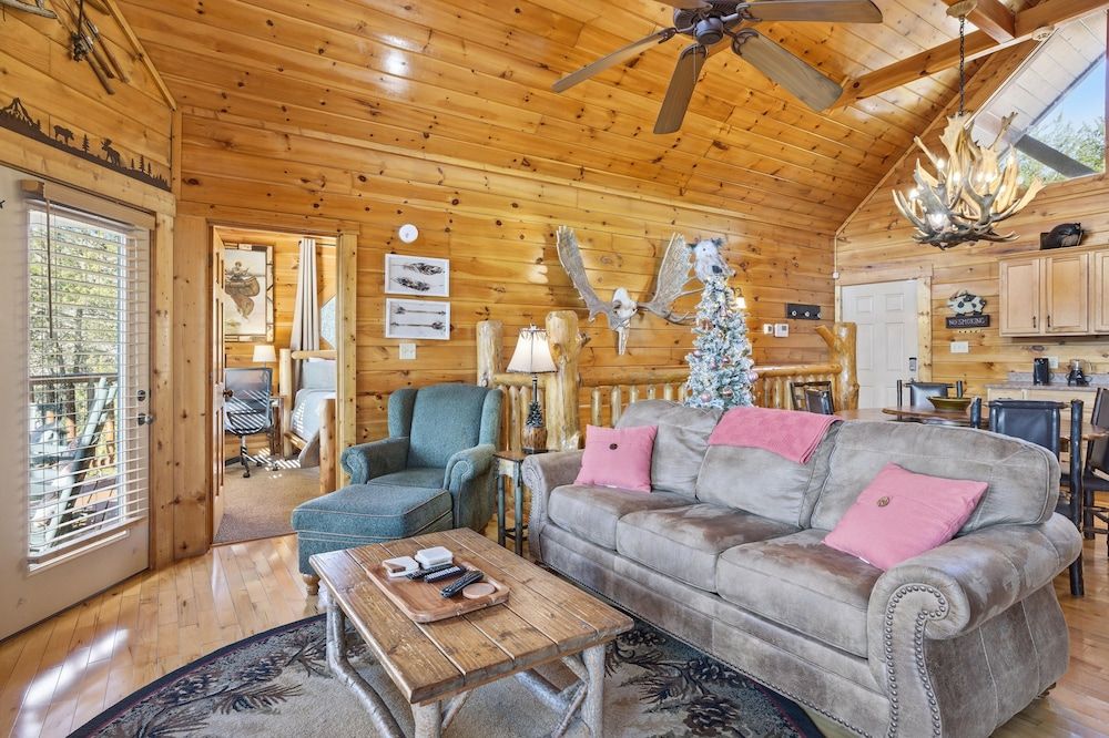 Knotty But Nice 4 Bedroom Home House, 4 Bedrooms 35