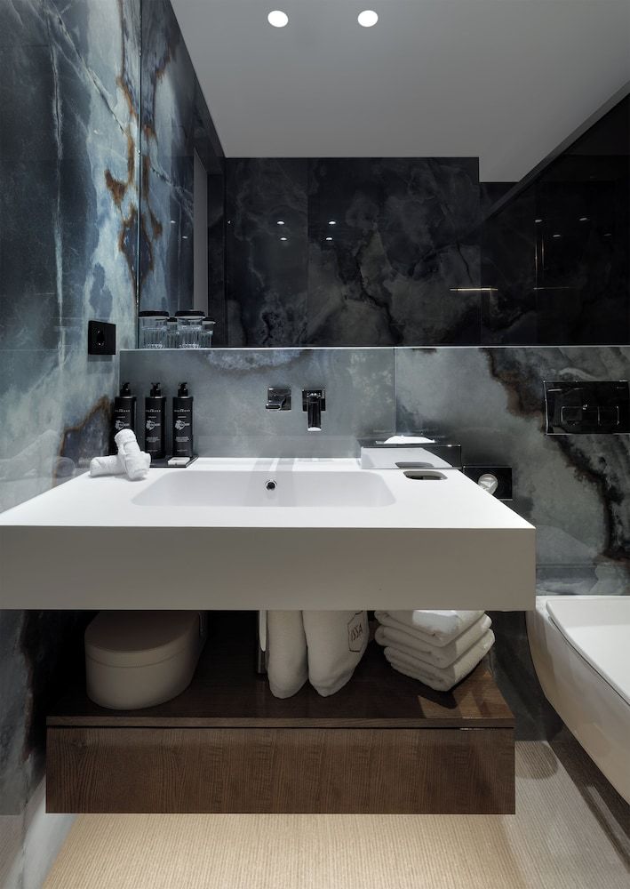 ISSA Resort Superior Double Room 4